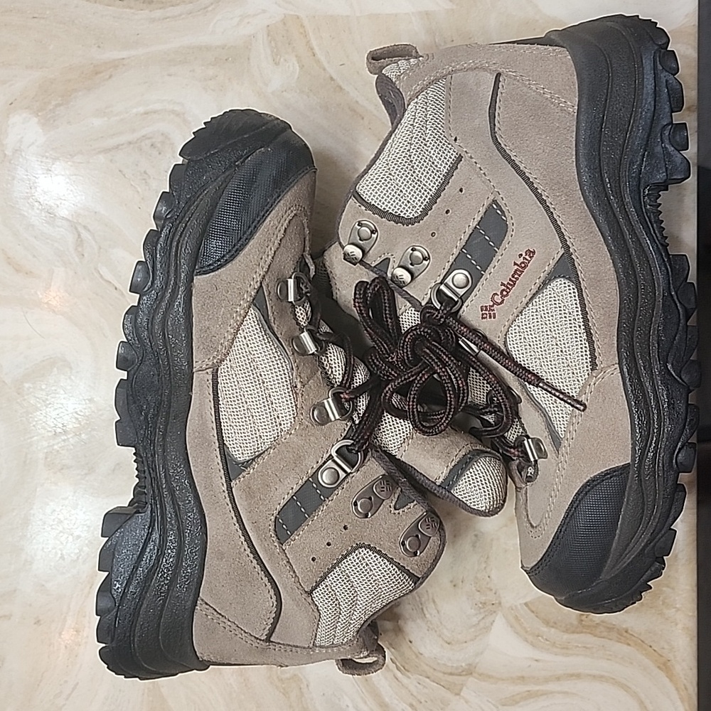 Columbia Women's Tan and Black Hiking Boots